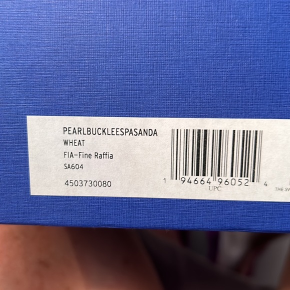 Stuart Weitzman Pearl Buckle Espadrille sandal - Picture 3 of 3